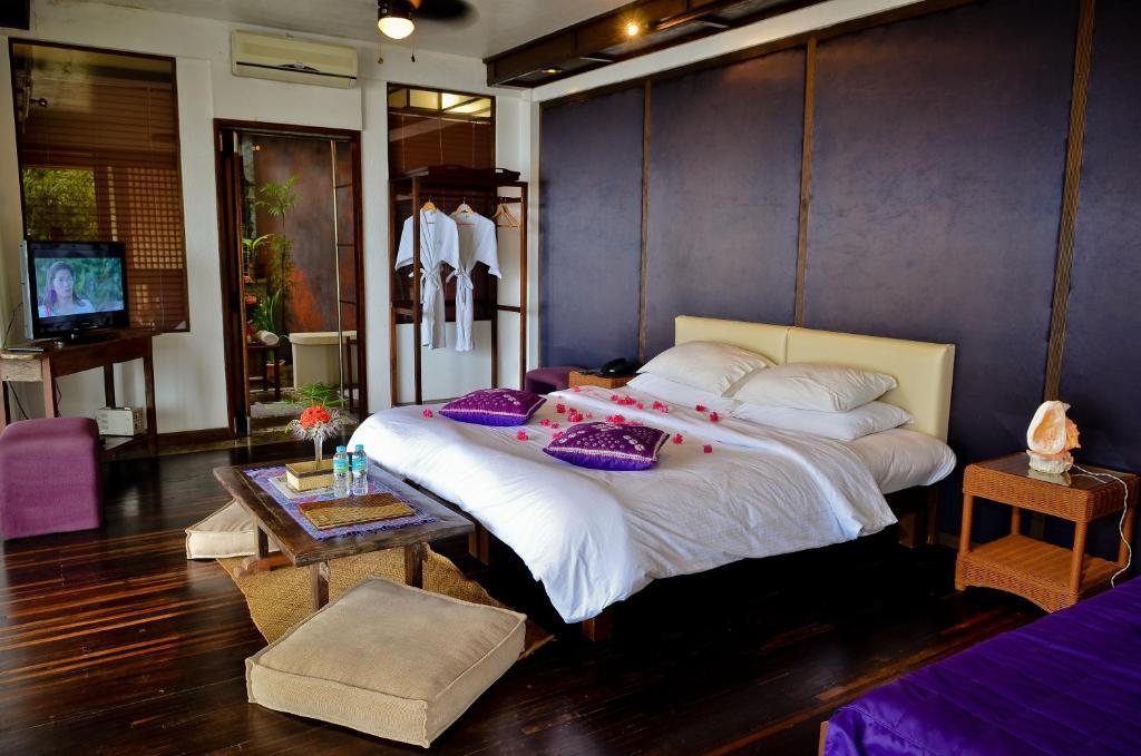 Punta Bulata White Beach Resort & Spa Cauayan  Exterior photo