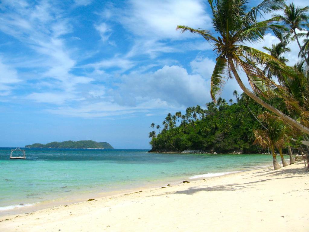 Punta Bulata White Beach Resort & Spa Cauayan  Exterior photo