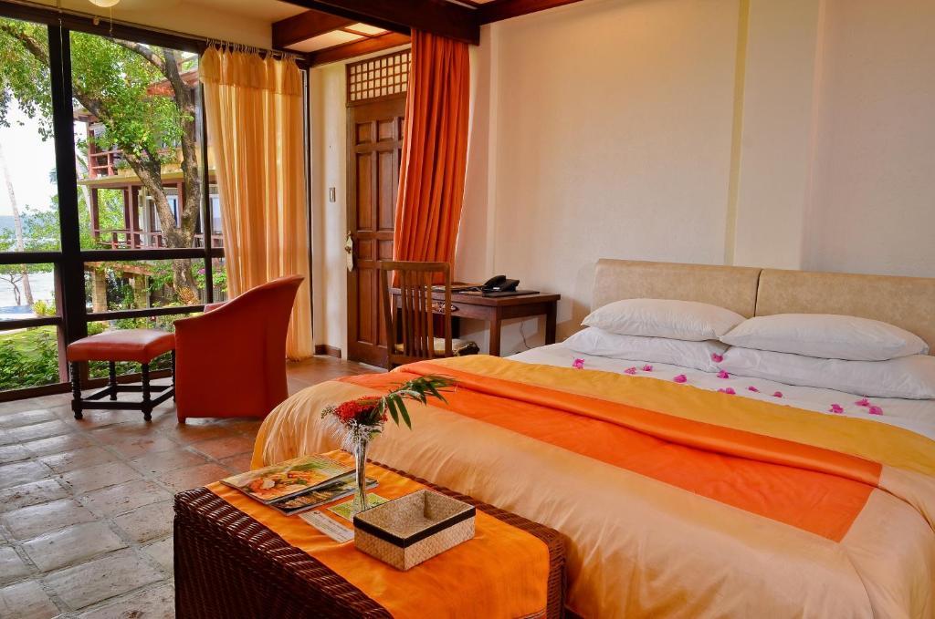 Punta Bulata White Beach Resort & Spa Cauayan  Exterior photo